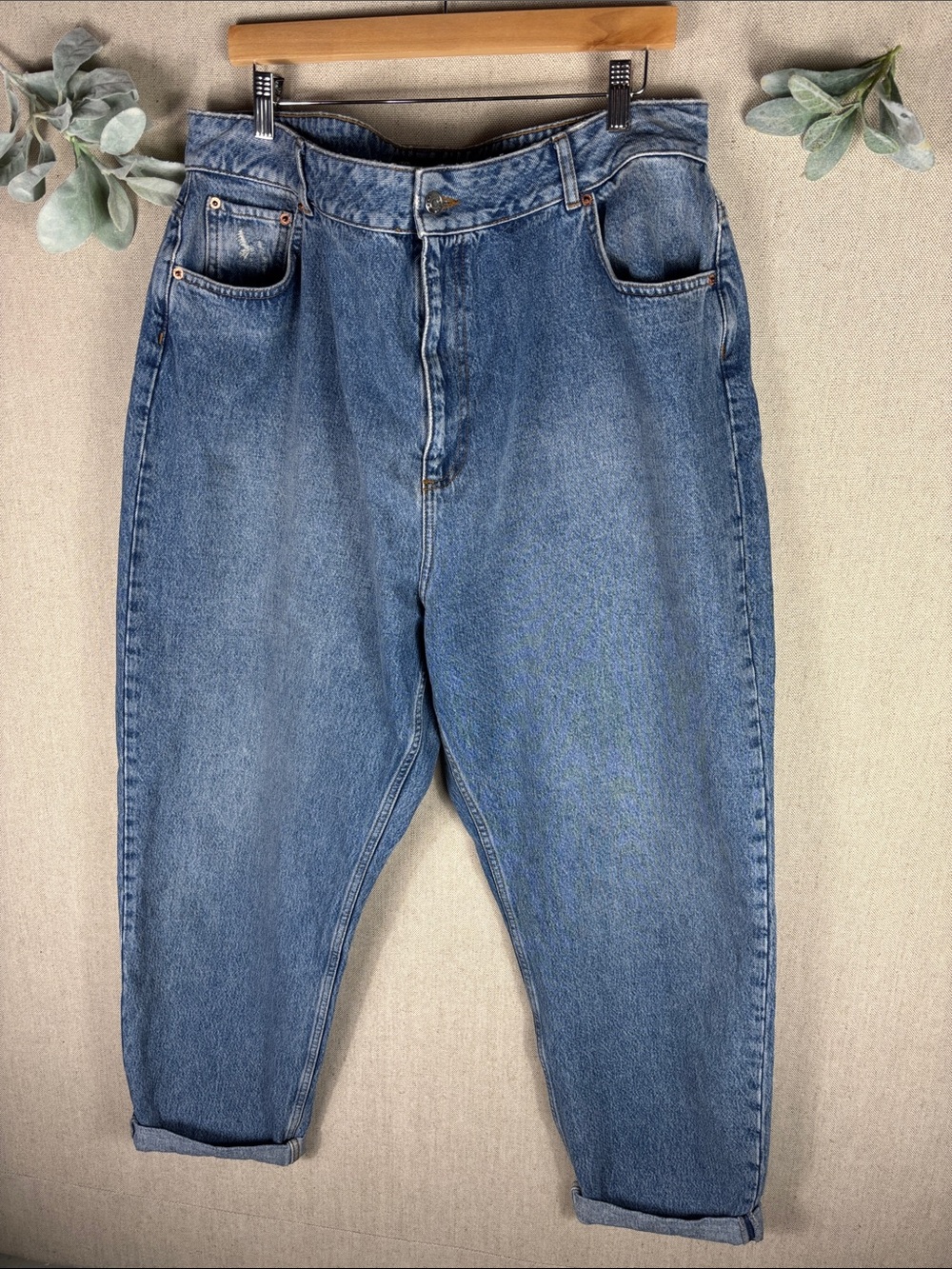 ASOS > High-Rise Relaxed Fit Blue Jeans 16 - Picture 2 of 6